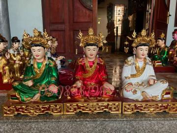 Tượng thờ mẫu gỗ Mít sơn son thếp vàng